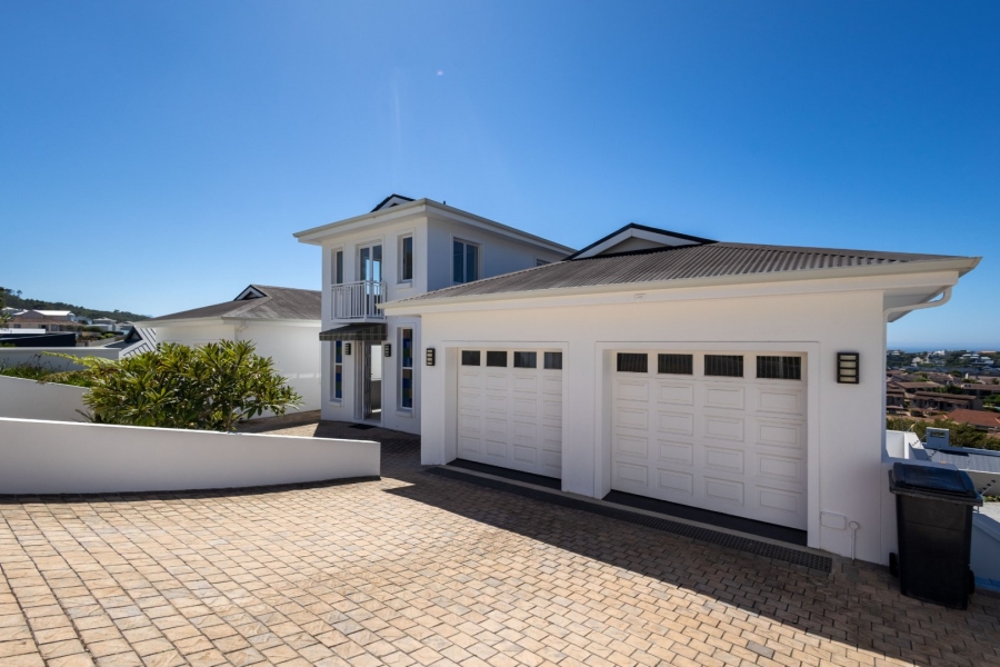 6 Bedroom Property for Sale in Whale Rock Western Cape